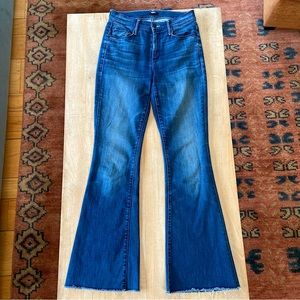 MOTHER The Weekender Fray Flared Jeans 26